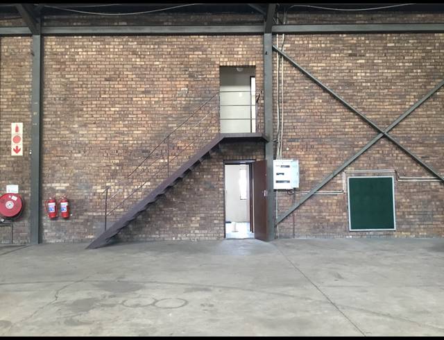 510M² WAREHOUSE TO LET IN WADEVILLE